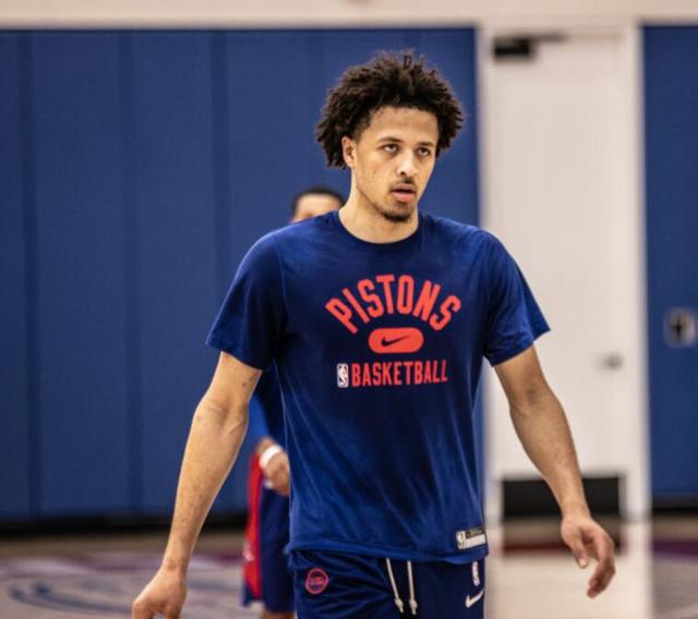 骑士险胜篮 骑士险胜篮